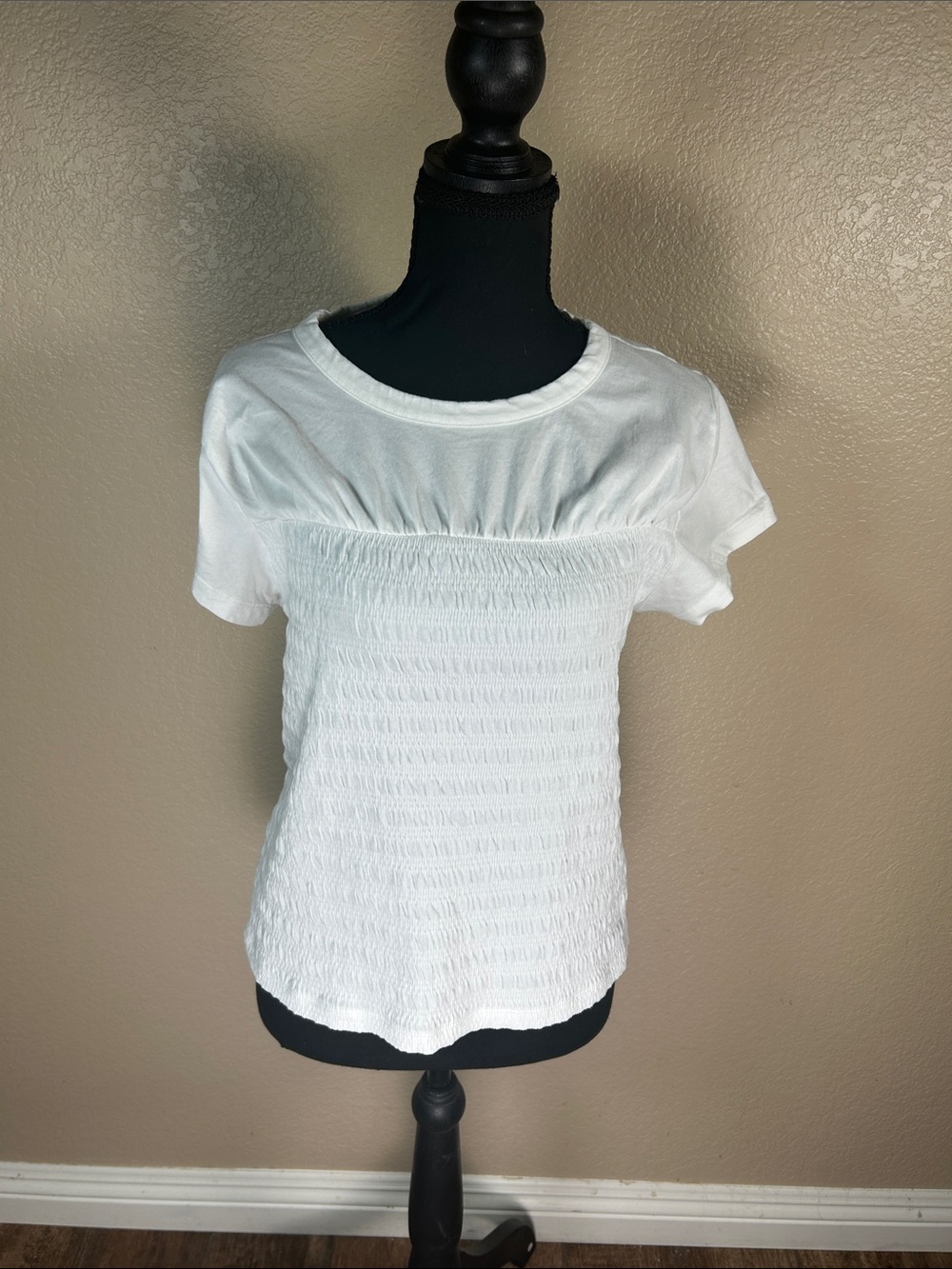 LOFT White Smocked Short Sleeve Top Size Large